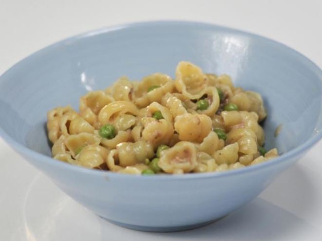 Рецепт пасты с зеленым горошком и тунцом