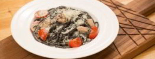 спагетти с чернилами каракатицы и морепродуктами. Шаг 9