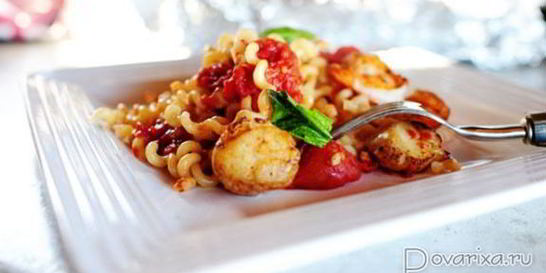 Запеченные спагетти с морепродуктами
