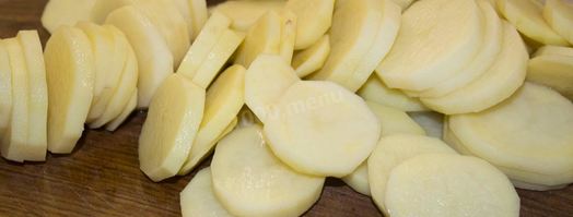 мясо по-французски классически в духовке с картошкой. Шаг 3