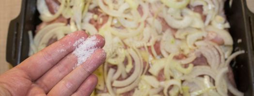 мясо по-французски классически в духовке с картошкой. Шаг 15