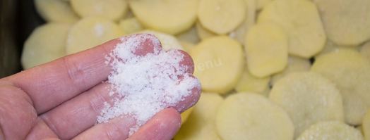 мясо по-французски классически в духовке с картошкой. Шаг 4