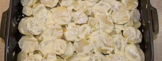 мясо по-французски классически в духовке с картошкой. Шаг 6