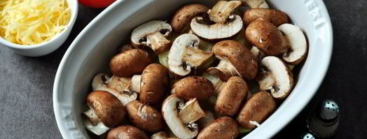 мясо по-французски с грибами и помидорами. Шаг 7