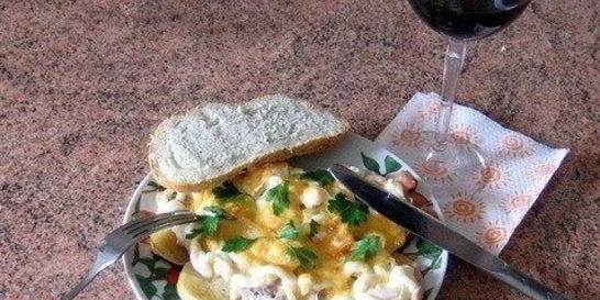 Мясо по-французски с картофелем и помидорами