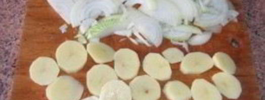 мясо по-французски с картофелем и помидорами. Шаг 3