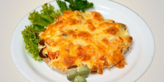 Мясо по-французски с картошкой и вешенками