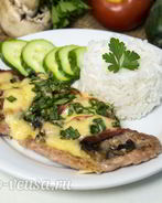 Мясо по-французски с помидорами и грибами