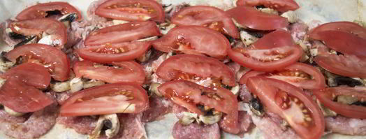 мясо по-французски с помидорами и грибами. Шаг 5