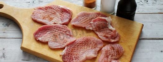 мясо по-французски с сыром и помидорами в духовке. Шаг 4