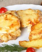 Мясо по-французски с жареным картофелем