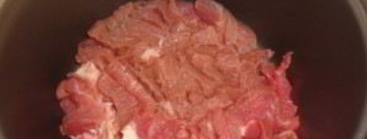 мясо по-французски в мультиварке поларис. Шаг 3