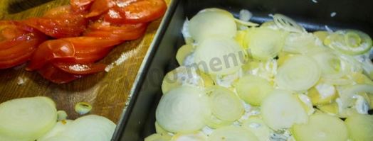 мясо свинины по-французски с помидорами картошкой сыром. Шаг 19