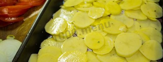 мясо свинины по-французски с помидорами картошкой сыром. Шаг 21