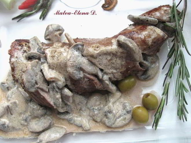 Рецепт сочной телячьей вырезки по-французски с шампиньонами