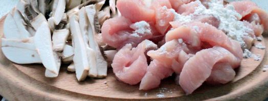 бефстроганов с кроликом и шампиньонами. Шаг 4