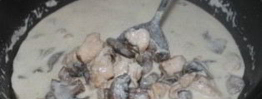 куриная грудка с шампиньонами в сливках. Шаг 18