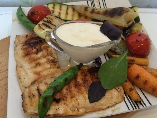 Рецепт куриного филе с овощами-гриль