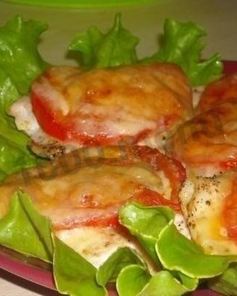 Куриное филе с помидором и сыром в духовке