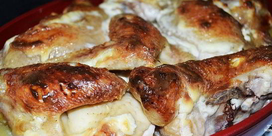 Курица с картошкой запеченная в духовке