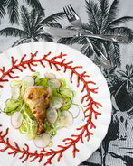 Курица с зеленой лапшой и редисом