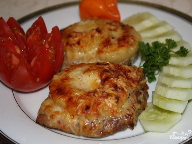 Рецепт мяса с ананасами и сыром