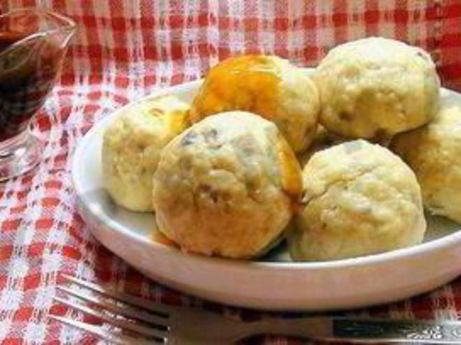 Рецепт пряных куриных шариков с кедровыми орешками на пару