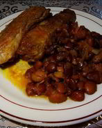 Свинина, тушенная с фасолью в мультиварке