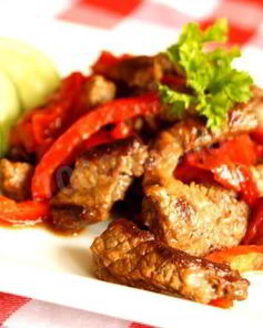 Тушеная телятина с овощами