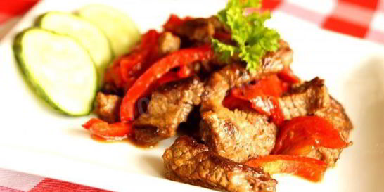 Тушеная телятина с овощами