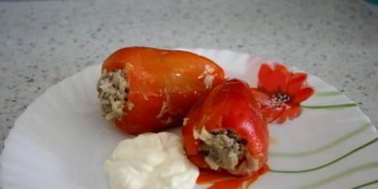 Фаршированный перец со сметаной