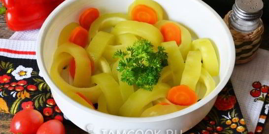 Кабачки на пару в мультиварке