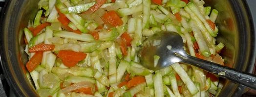 кабачки тушеные с морковью и луком. Шаг 9