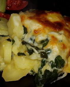 Картофель, запеченный с моцареллой и шпинатом