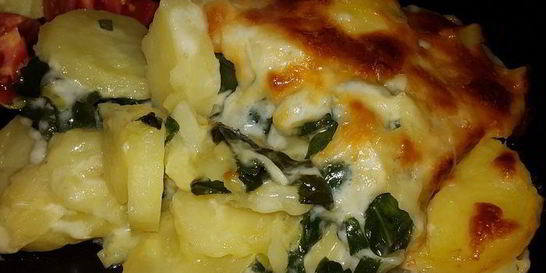 Картофель, запеченный с моцареллой и шпинатом