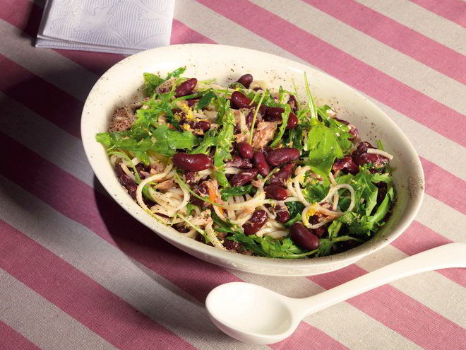 Рецепт красной фасоли с тунцом и лапшой