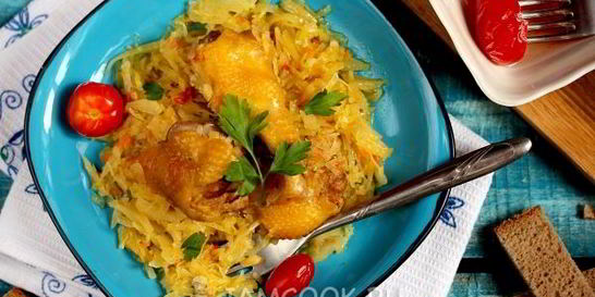 Тушеная капуста с курицей в мультиварке