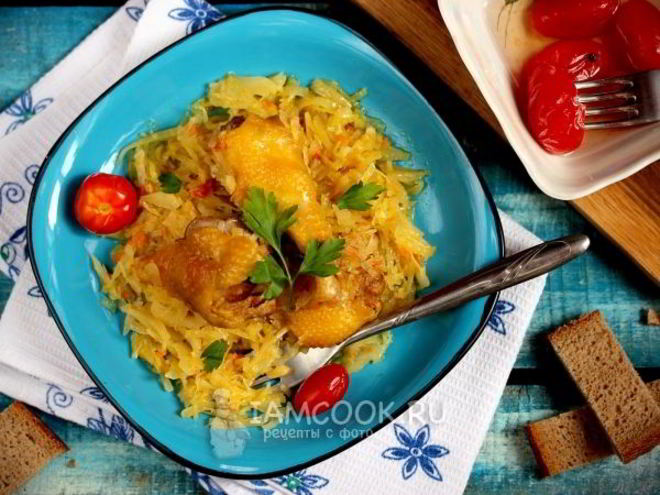 Рецепт тушеной капусты с курицей в мультиварке