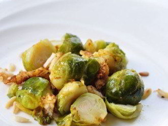 Рецепт запеченной брюссельской капусты в коричневом масле с фундком