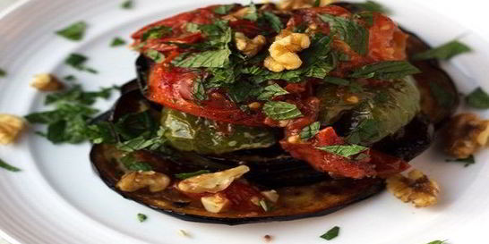 Жареные баклажаны с овощами