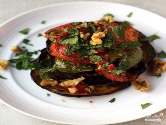 Рецепт жареных баклажанов с овощами