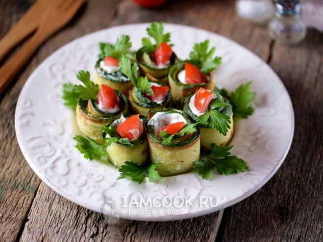 Рецепт жареных кабачков с помидорами и чесноком