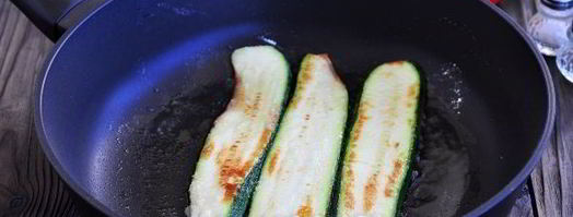 жареные кабачки с помидорами и чесноком. Шаг 6