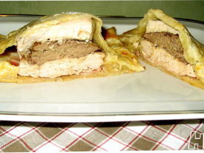 Рецепт конвертов с куриной грудкой, печенью и беконом