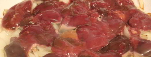 куриная печень с гранатом и кунжутным соусом. Шаг 3