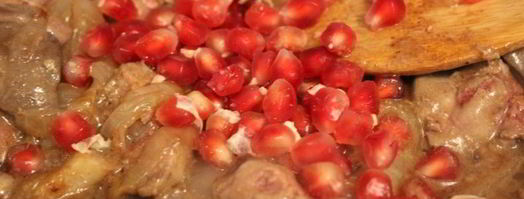 куриная печень с гранатом и кунжутным соусом. Шаг 5