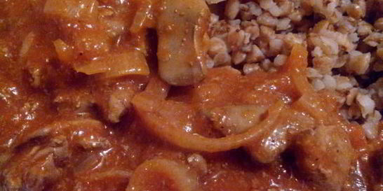 Куриная печень в томатном соусе