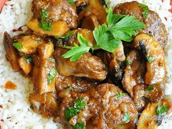 Рецепт куриной печенки с грибами и белым вином