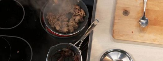 куриная печенка с медовым луком и пюре из зеленого горошка. Шаг 6