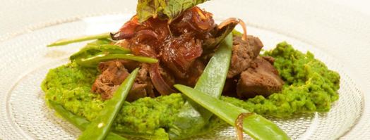 куриная печенка с медовым луком и пюре из зеленого горошка. Шаг 7